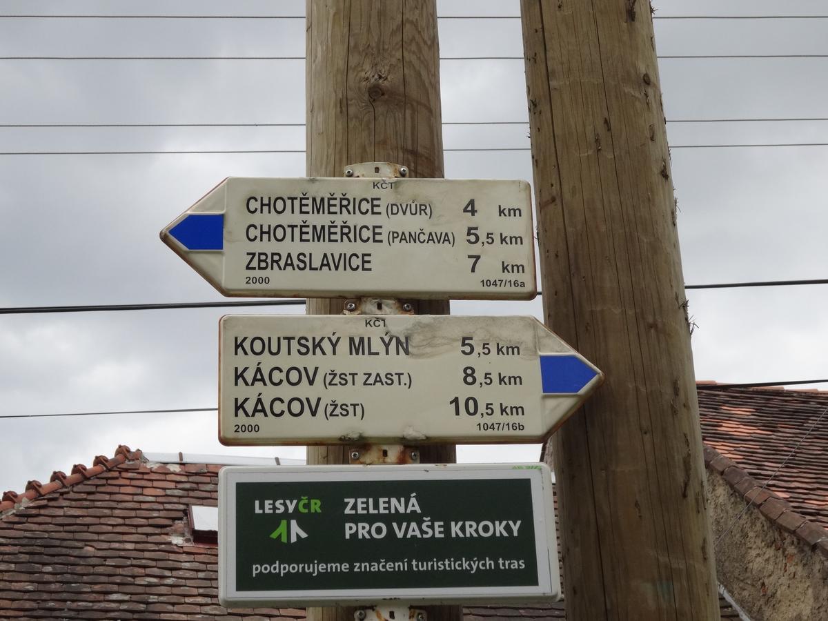 Hostinec U Janatu S Ubytovanim Cestin Exteriör bild