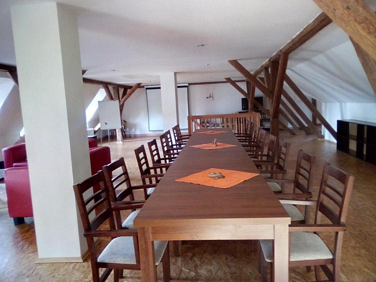 Hostinec U Janatu S Ubytovanim Cestin Exteriör bild